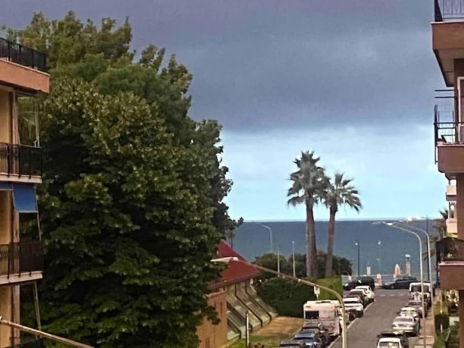 Apartamento Splendido Trilocale Vista Mare Albenga Italia