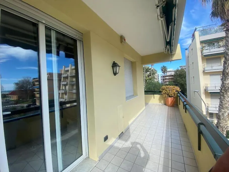 Apartamento Splendido Trilocale Vista Mare Albenga